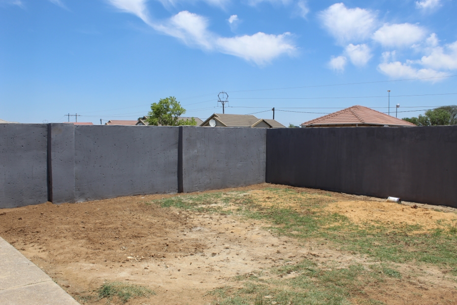 2 Bedroom Property for Sale in Zamdela Free State